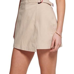 Women’s solid chino skort. NWT